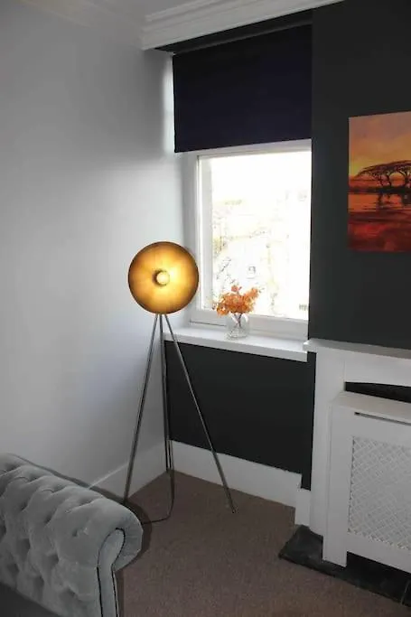 Executive Top Floor 1 Bedroom Apartment Aberdeen