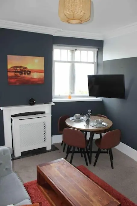 Executive Top Floor 1 Bedroom Apartment Aberdeen