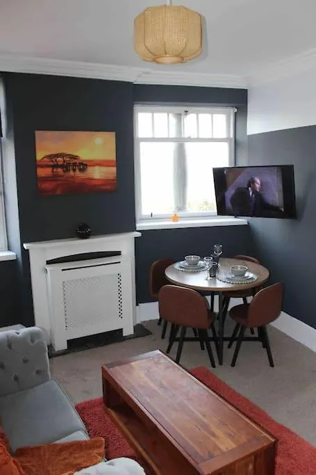 Executive Top Floor 1 Bedroom Apartment Aberdeen
