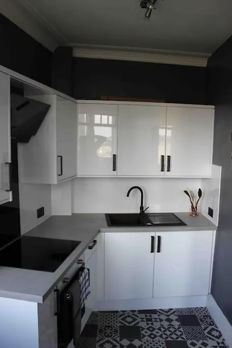 Executive Top Floor 1 Bedroom Apartment Aberdeen